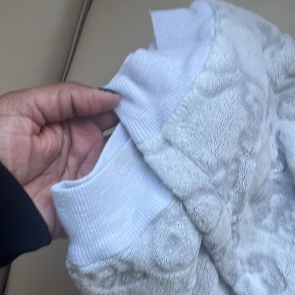 Peanuts 2 piece velour pajamas set - Picture 10 of 12